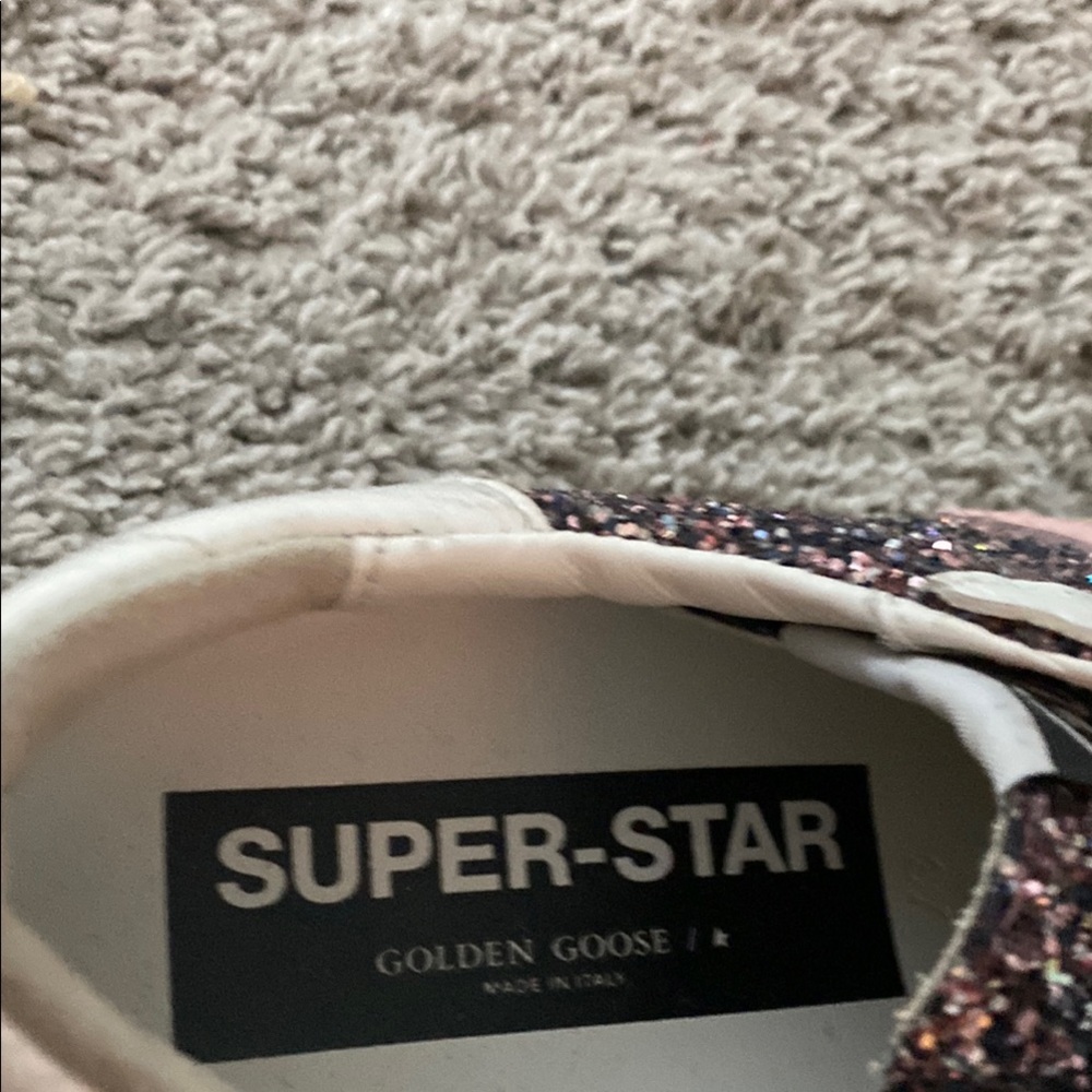 Golden Goose Pink and White Sneakers with Stylish Design - Picture 3 of 3